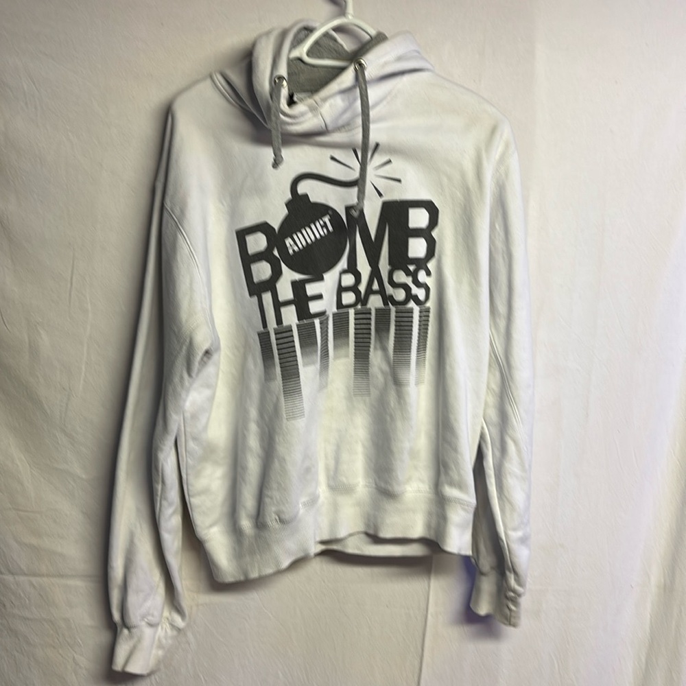 Addict Clothing Men’s EDM Cowl Neck Bomb the Bass White Hoodie Size Large